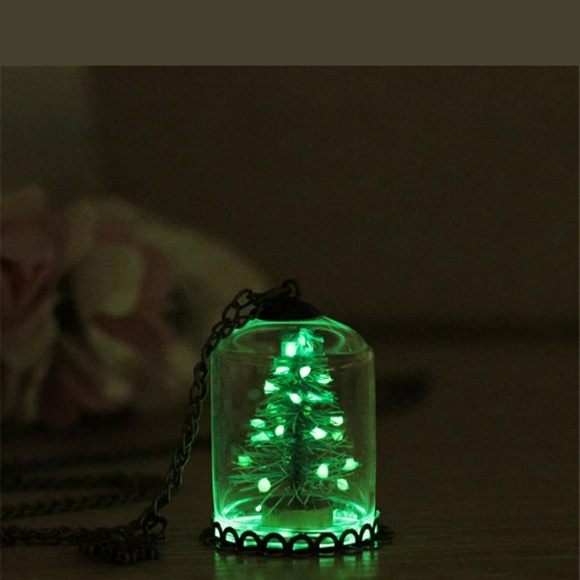 Dome Mini Christmas tree glass necklace. - Picture 2 of 2